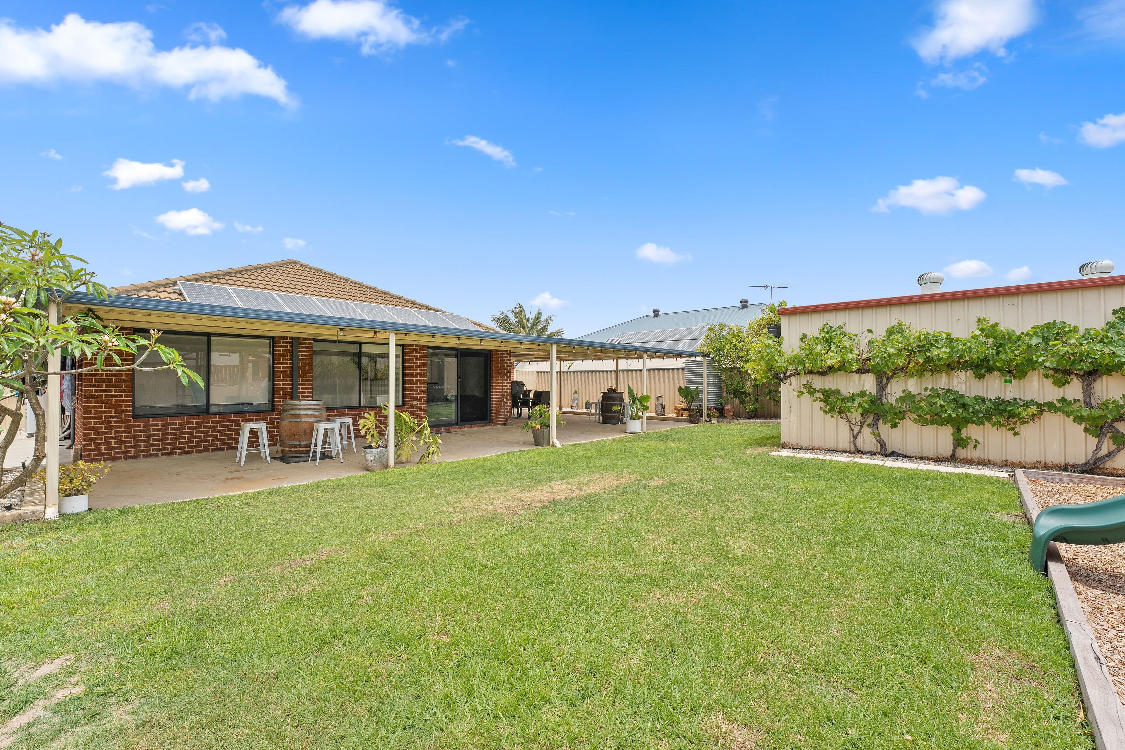 11 Edgbaston Crecent, Port Kennedy WA 6172, Port Kennedy - Thumbnail 2
