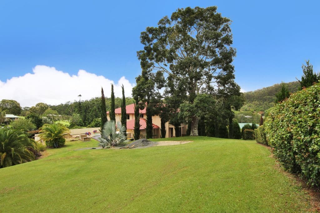 2 Fairy Wren Court, BONOGIN QLD 4213, Bonogin - Image 1