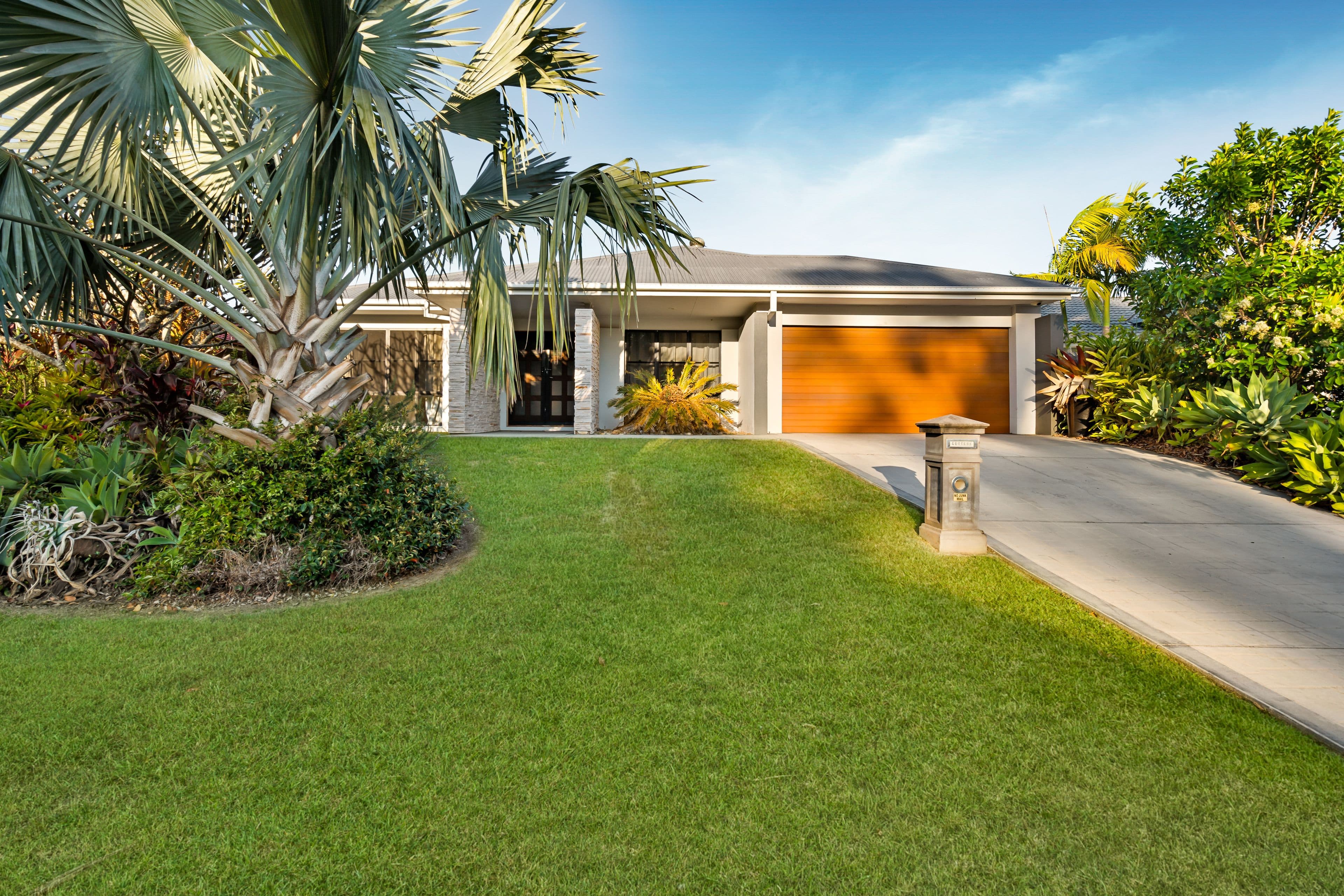 33 Kumnick Street, Upper Coomera QLD 4209, Upper Coomera - Thumbnail 2