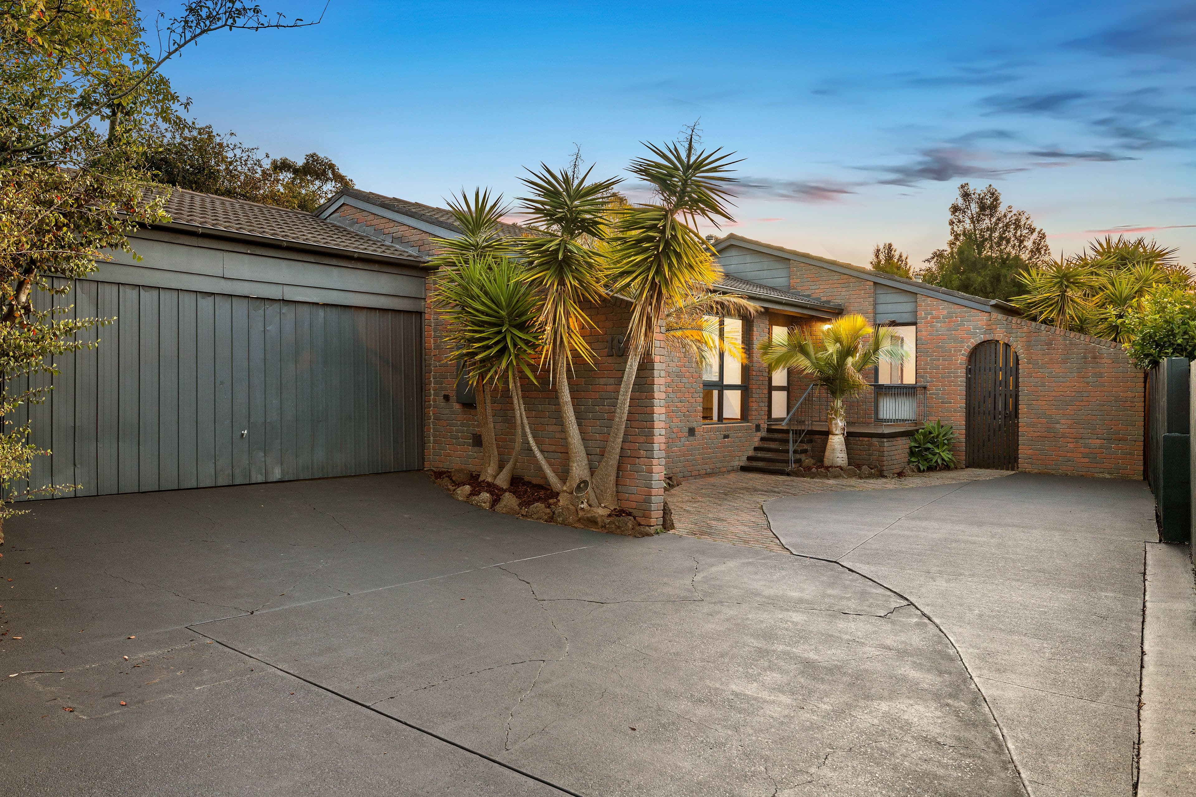 16 Chester Court, Endeavour Hills VIC 3802, Endeavour Hills - Image 1