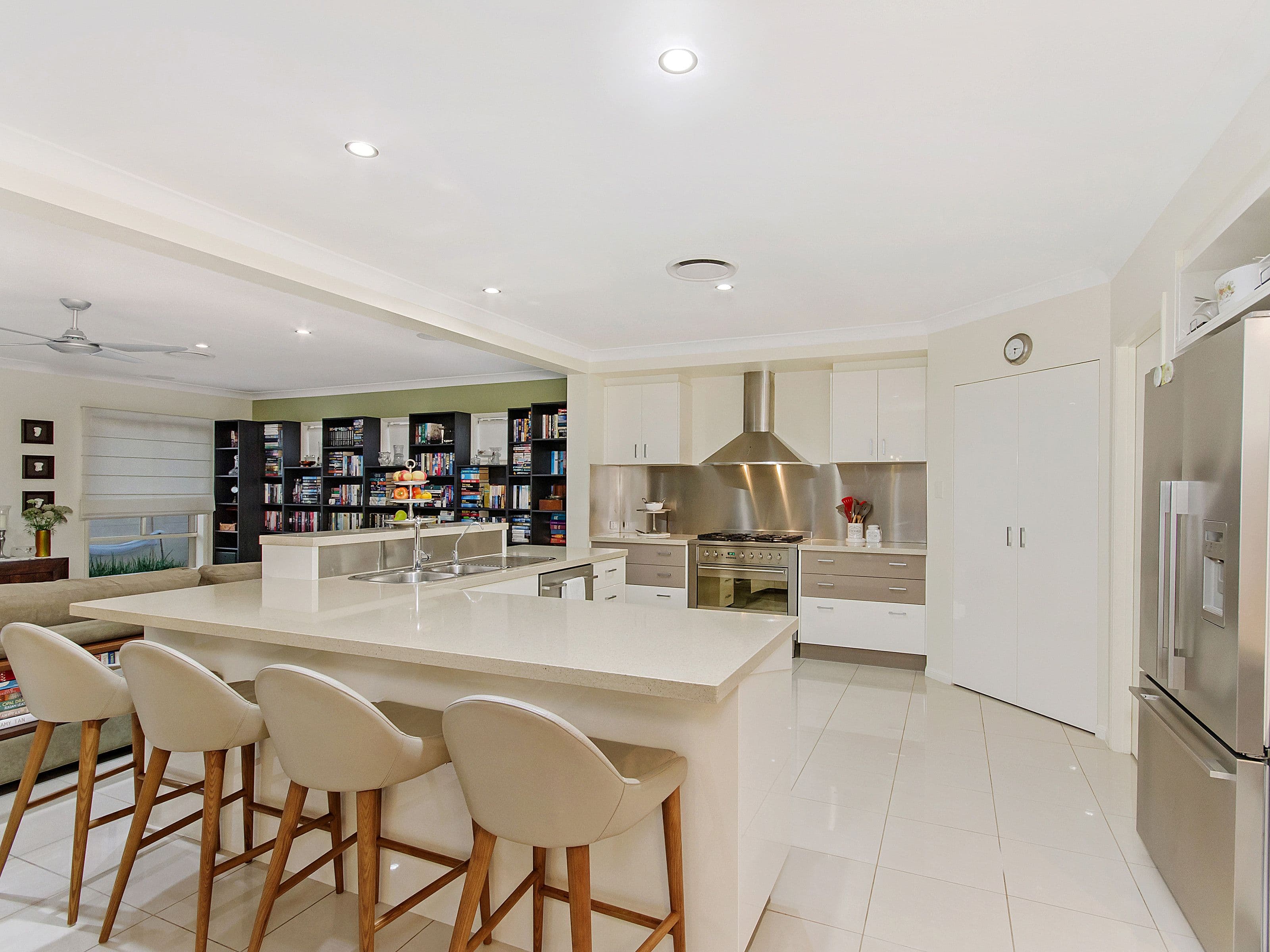 7 Thames Place, Oxenford QLD 4210, Oxenford - Thumbnail 2