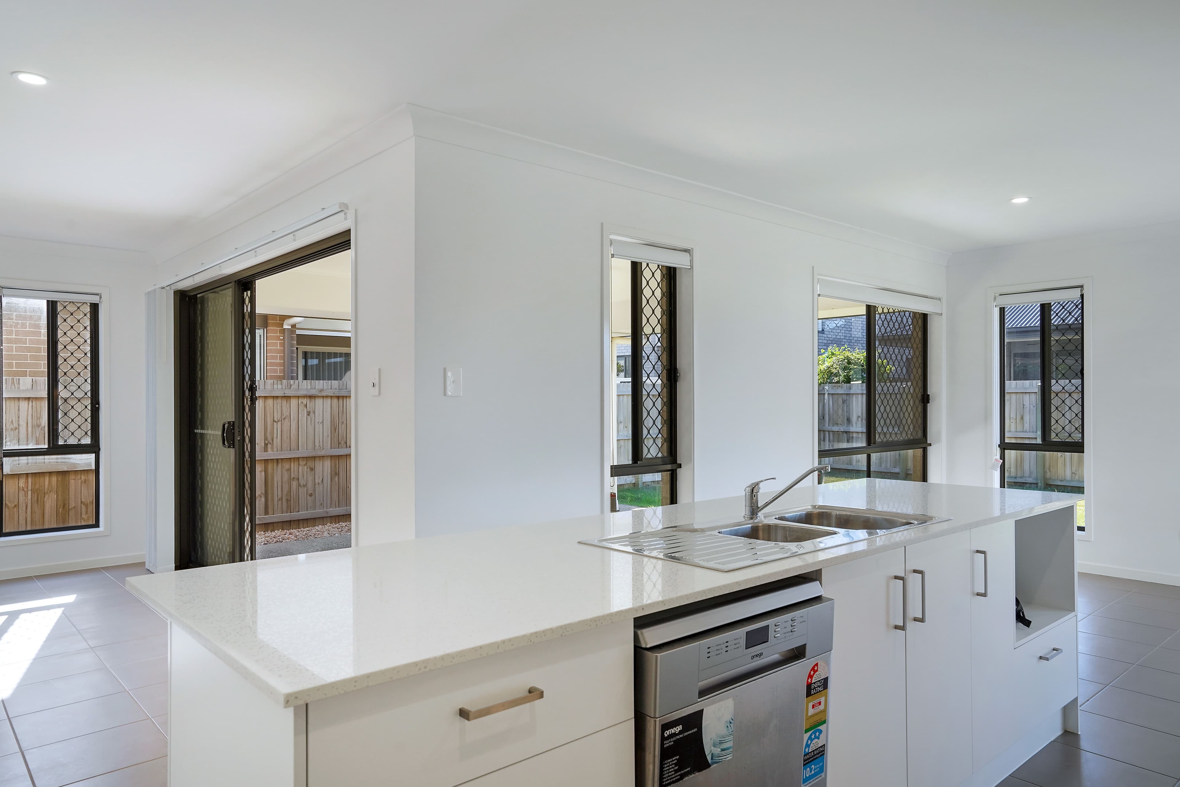 64 Lakeview Promenade, Newport QLD 4020, Newport - Thumbnail 7