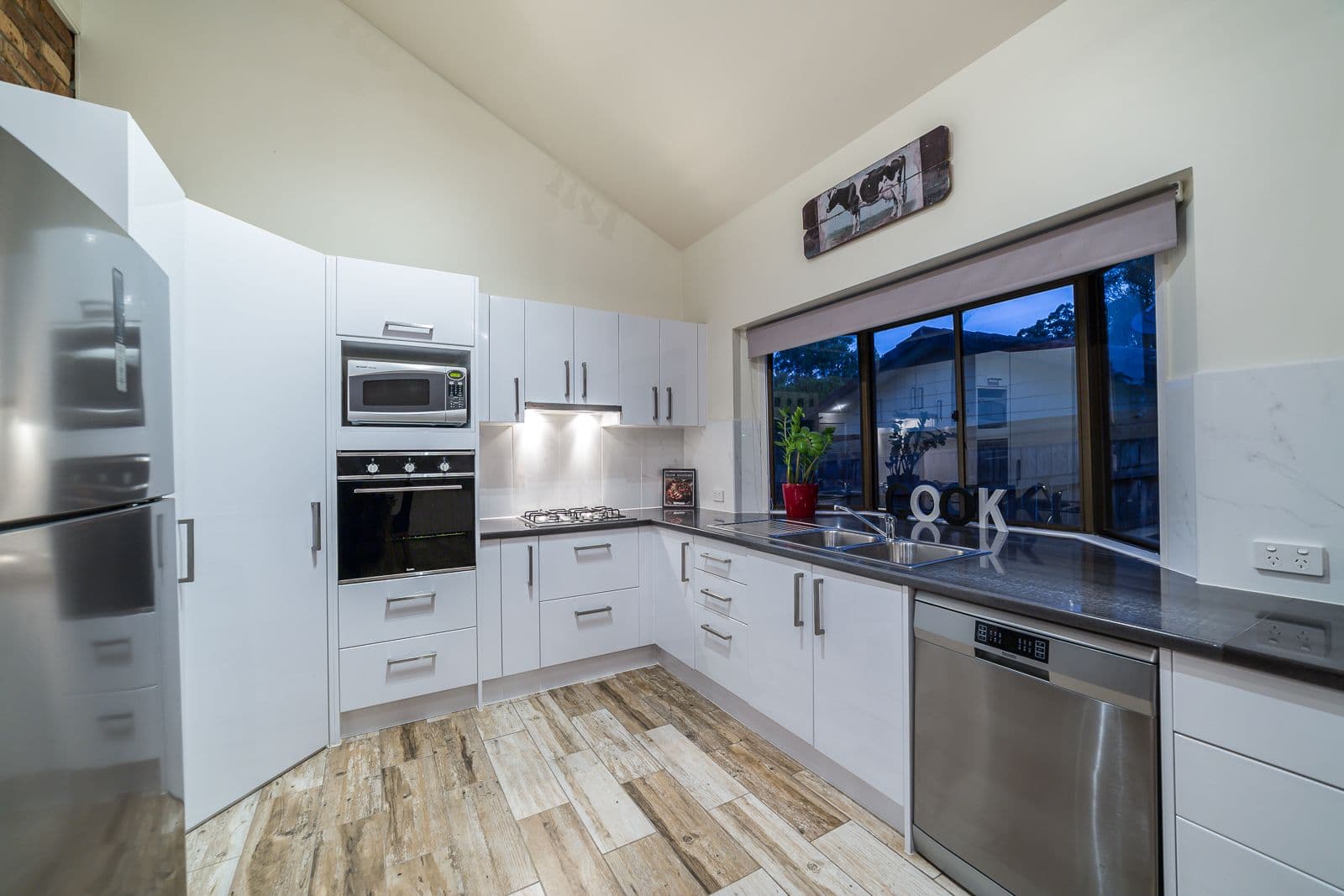 45 Latrobe Avenue, Helensvale QLD 4212, Helensvale - Thumbnail 2