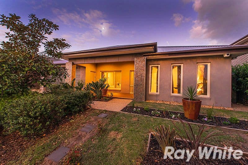 16 Kindred Avenue, Cranbourne North VIC 3977, Cranbourne North - Image 1