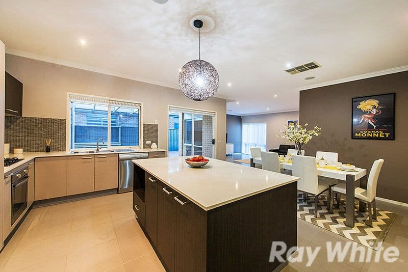 16 Kindred Avenue, Cranbourne North VIC 3977, Cranbourne North - Thumbnail 3