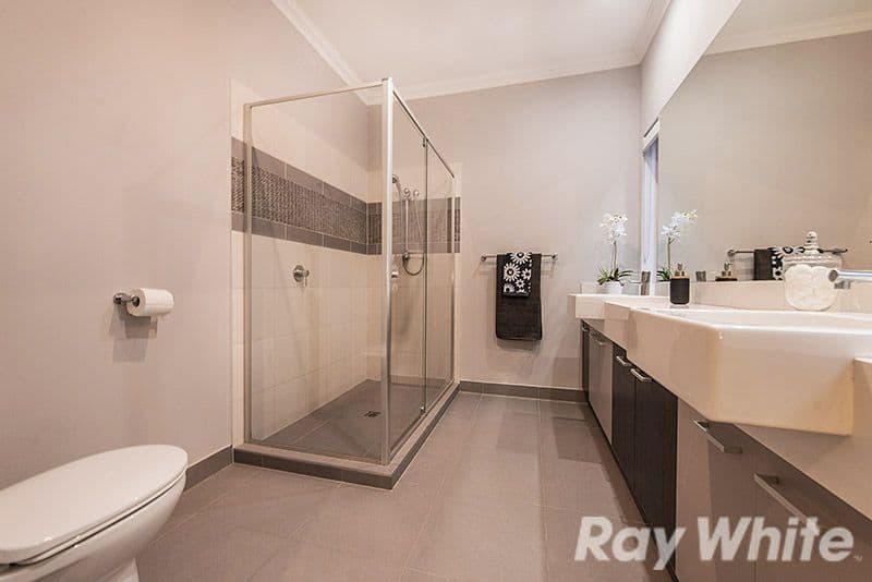 16 Kindred Avenue, Cranbourne North VIC 3977, Cranbourne North - Thumbnail 8