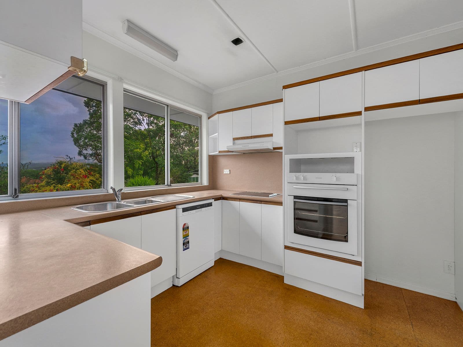 18 Deakin Street, Everton Park QLD 4053, Everton Park - Thumbnail 3