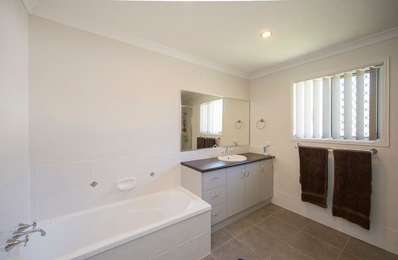 2 Phoenix Place, TELINA QLD 4680, Telina - Thumbnail 3