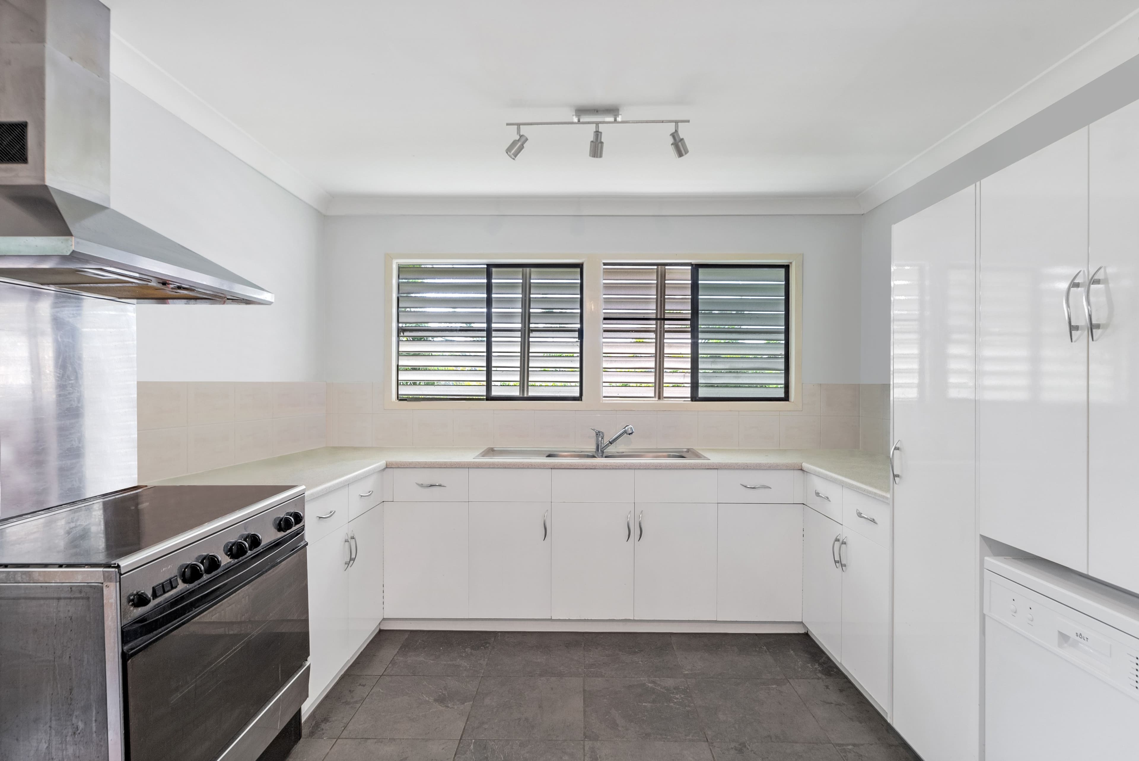 8 Henley Street, Earlville QLD 4870, Earlville - Thumbnail 5