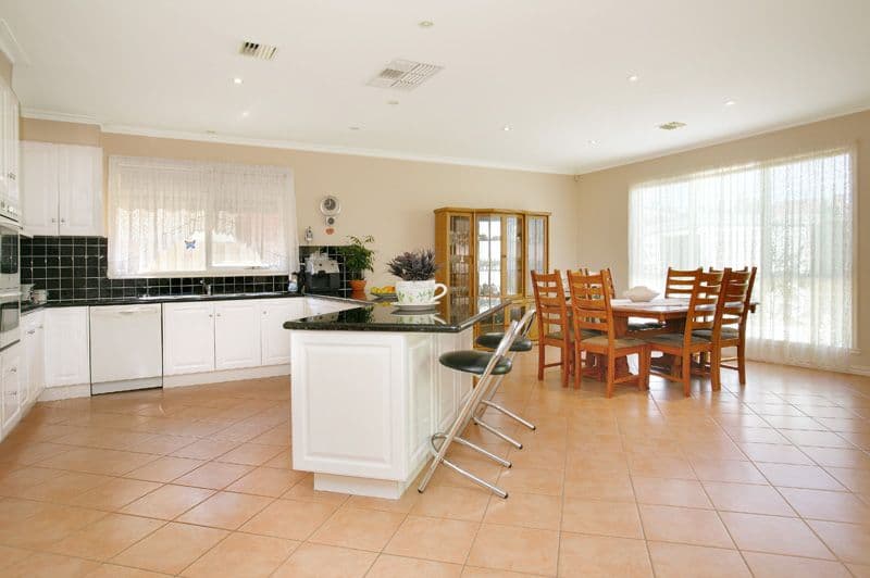 61 Greenhills Road, BUNDOORA VIC 3083, Bundoora - Thumbnail 2