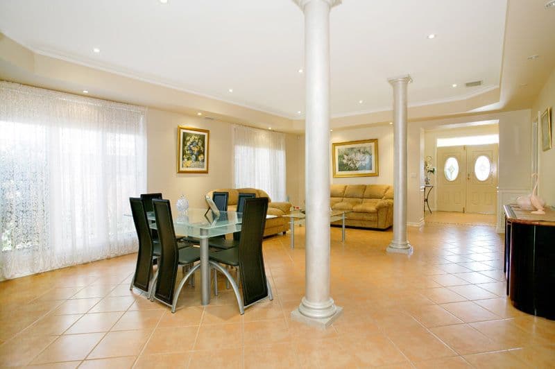 61 Greenhills Road, BUNDOORA VIC 3083, Bundoora - Thumbnail 3