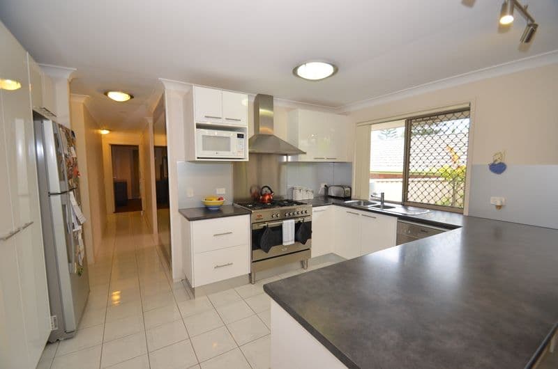 23 Captain Cook Close, ARUNDEL QLD 4214, Arundel - Thumbnail 3