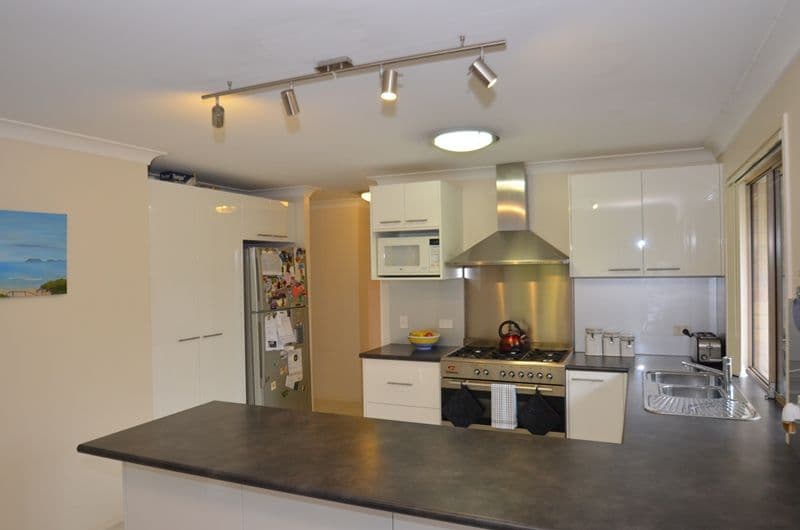 23 Captain Cook Close, ARUNDEL QLD 4214, Arundel - Thumbnail 4