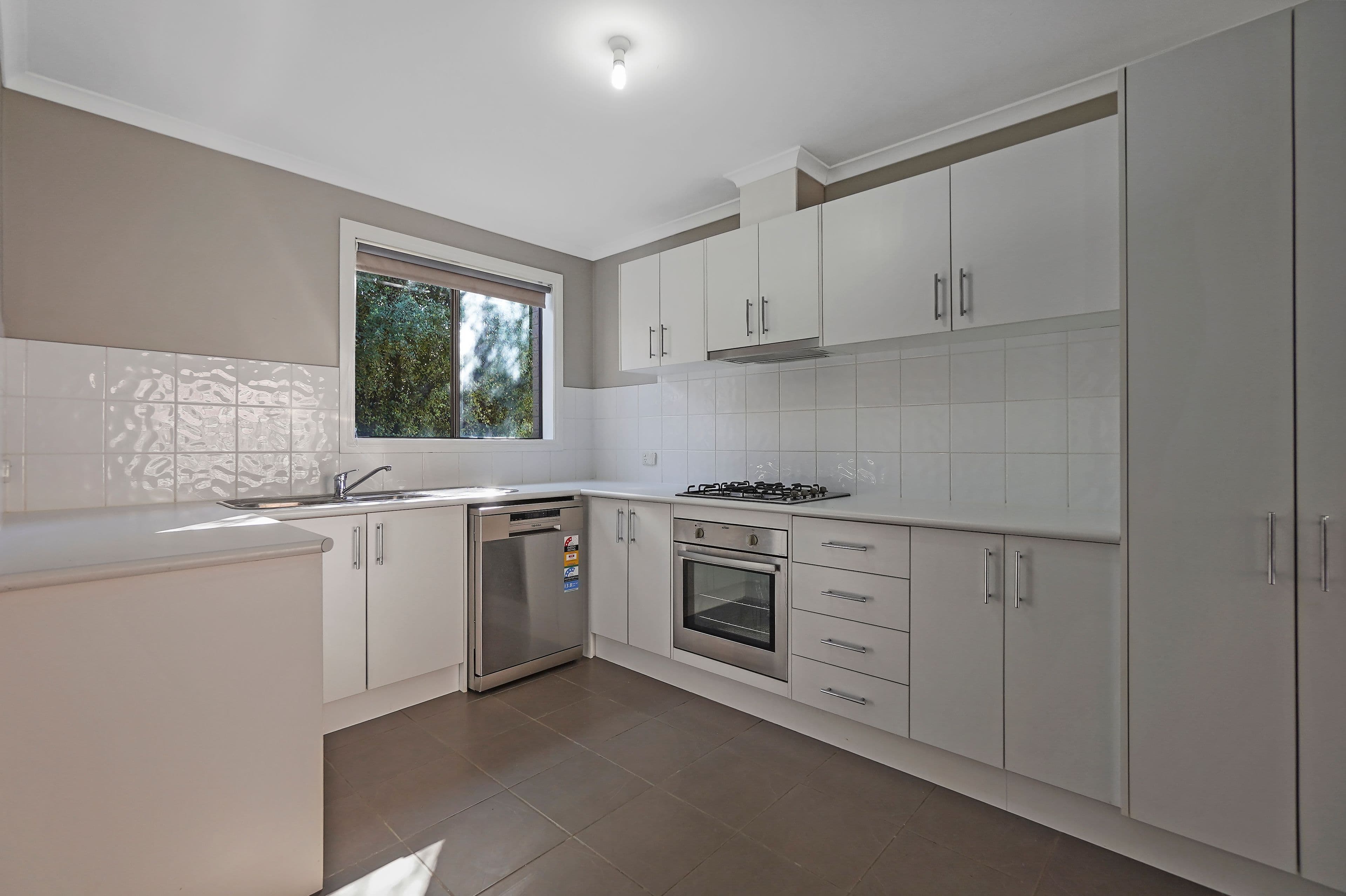 55 Fallingwater Drive, Pakenham VIC 3810, Pakenham - Thumbnail 3