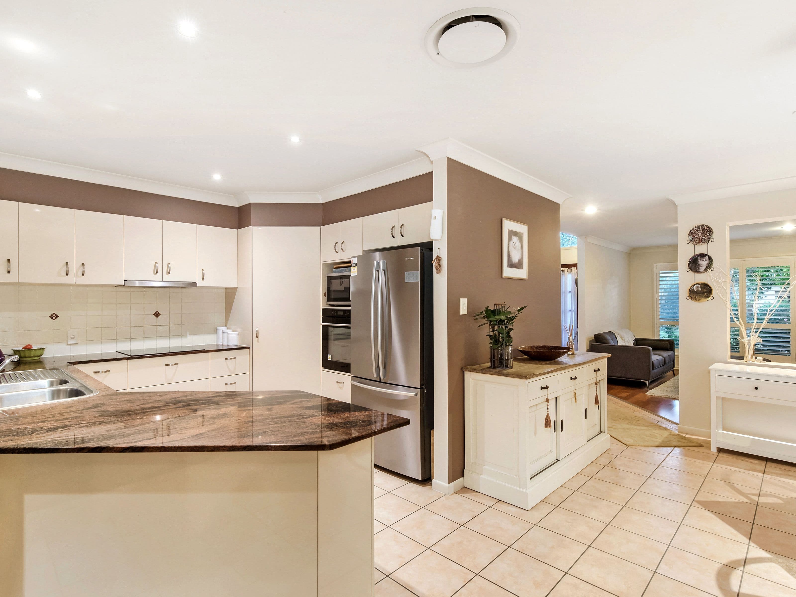 15 Rhiannon Drive, Ashmore QLD 4214, Ashmore - Thumbnail 8