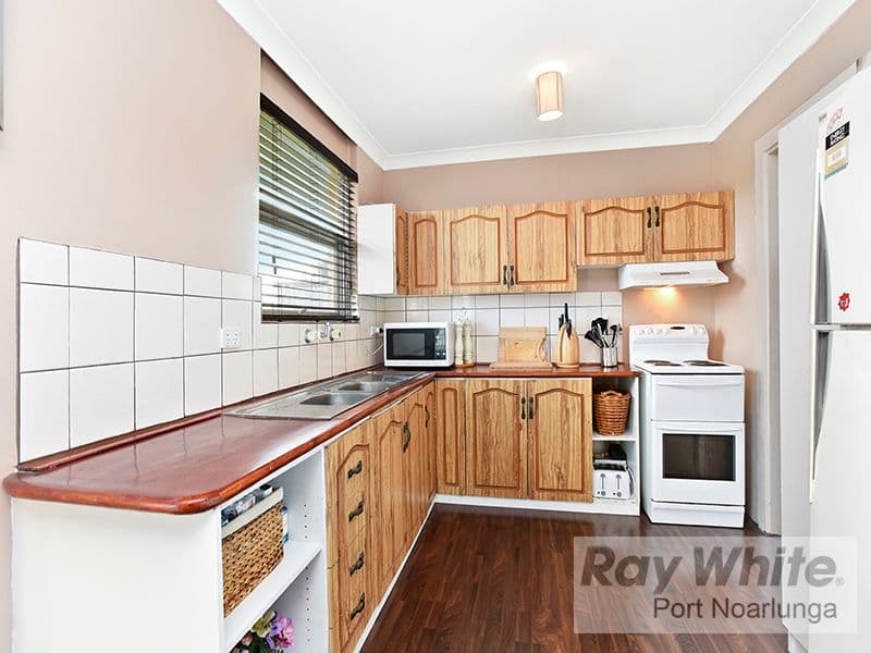 11 Denby Close, Christie Downs SA 5164, Christie Downs - Thumbnail 2