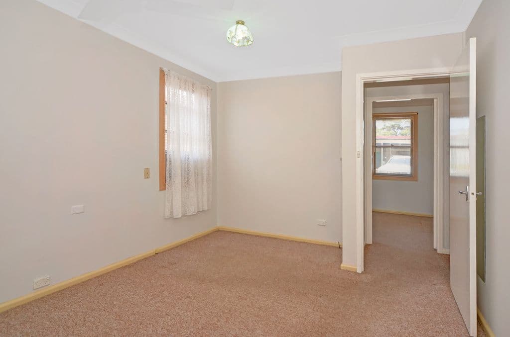 4 Beaton Street, Lake Illawarra - Thumbnail 6