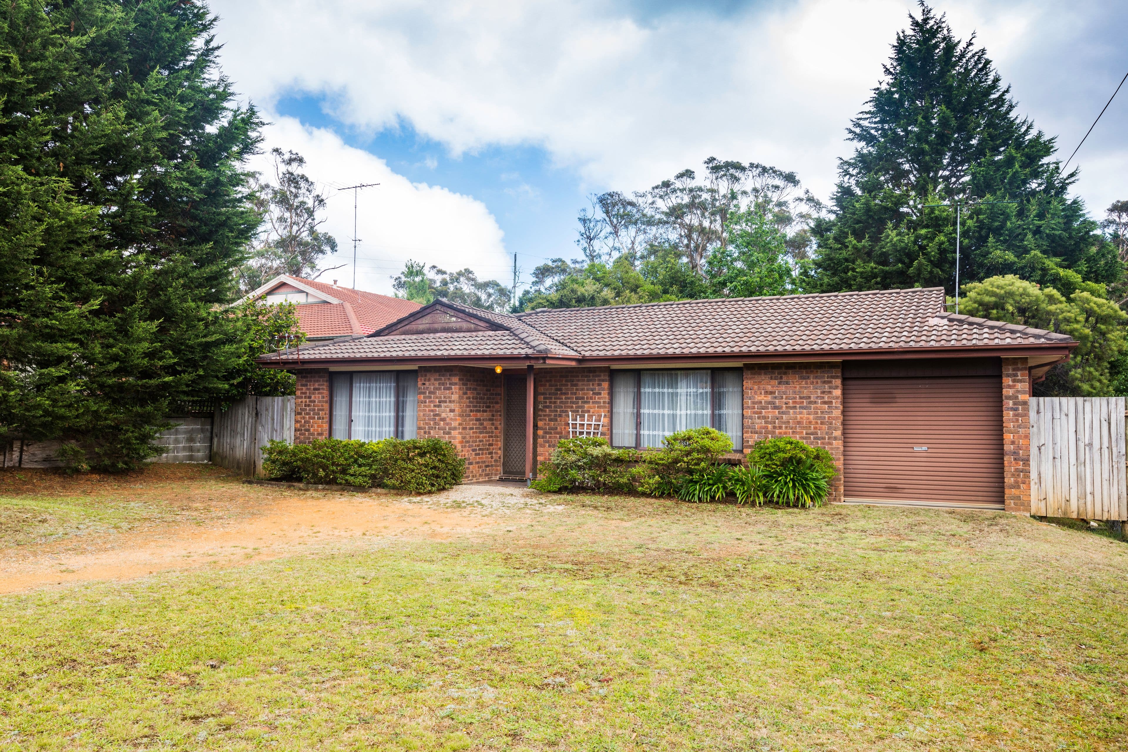121 Waratah Road, Wentworth Falls - Image 1