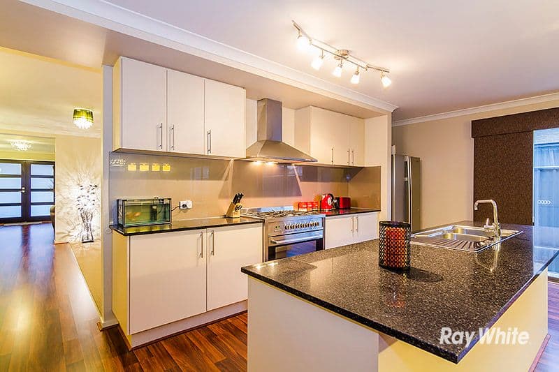 5 Pandora Drive, Cranbourne West VIC 3977, Cranbourne West - Thumbnail 3