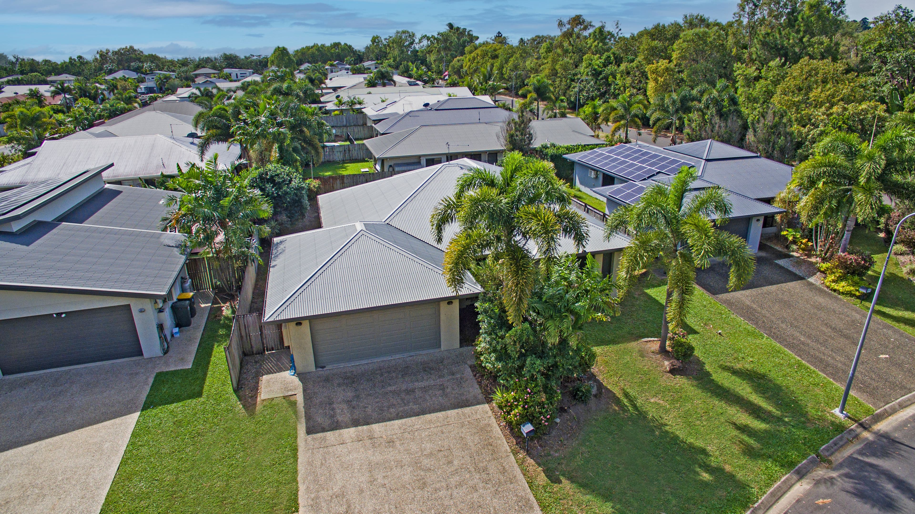 4 Coastline Parade, Trinity Beach QLD 4879, Trinity Beach - Thumbnail 3