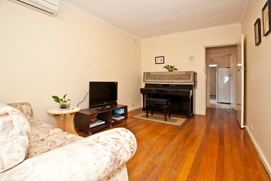 6 Batten Street, GLEN WAVERLEY VIC 3150, Glen Waverley - Thumbnail 2