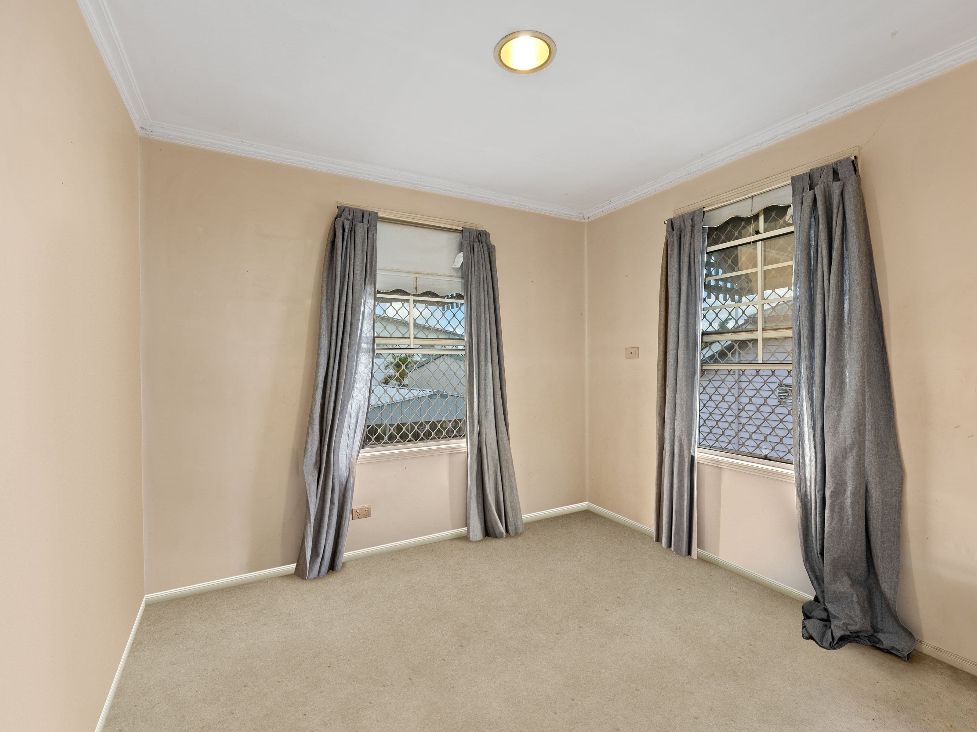 17 Doyle Street, Silkstone QLD 4304, Silkstone - Thumbnail 4