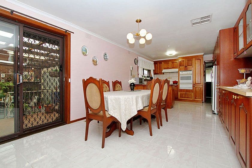 5 Bendigo Crescent, THOMASTOWN VIC 3074, Thomastown - Thumbnail 3