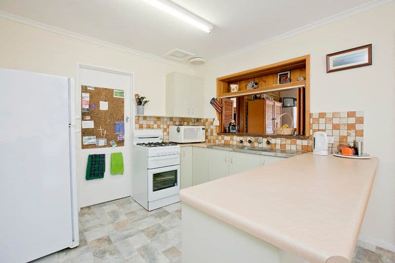14 Dale Avenue, RIDGEHAVEN SA 5097, Ridgehaven - Thumbnail 2