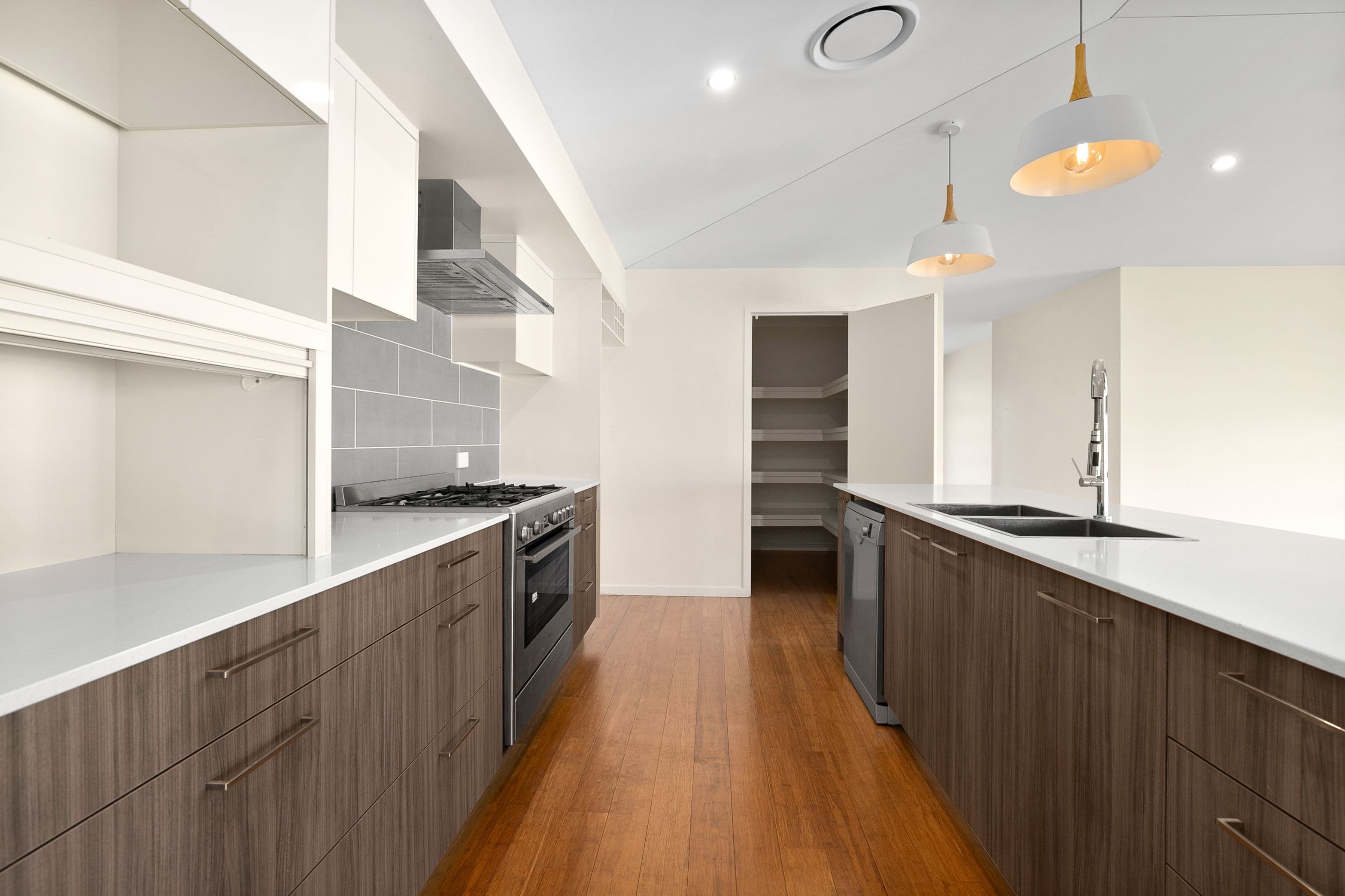 16 Flemington Road, Emerald QLD 4720, Emerald - Thumbnail 5