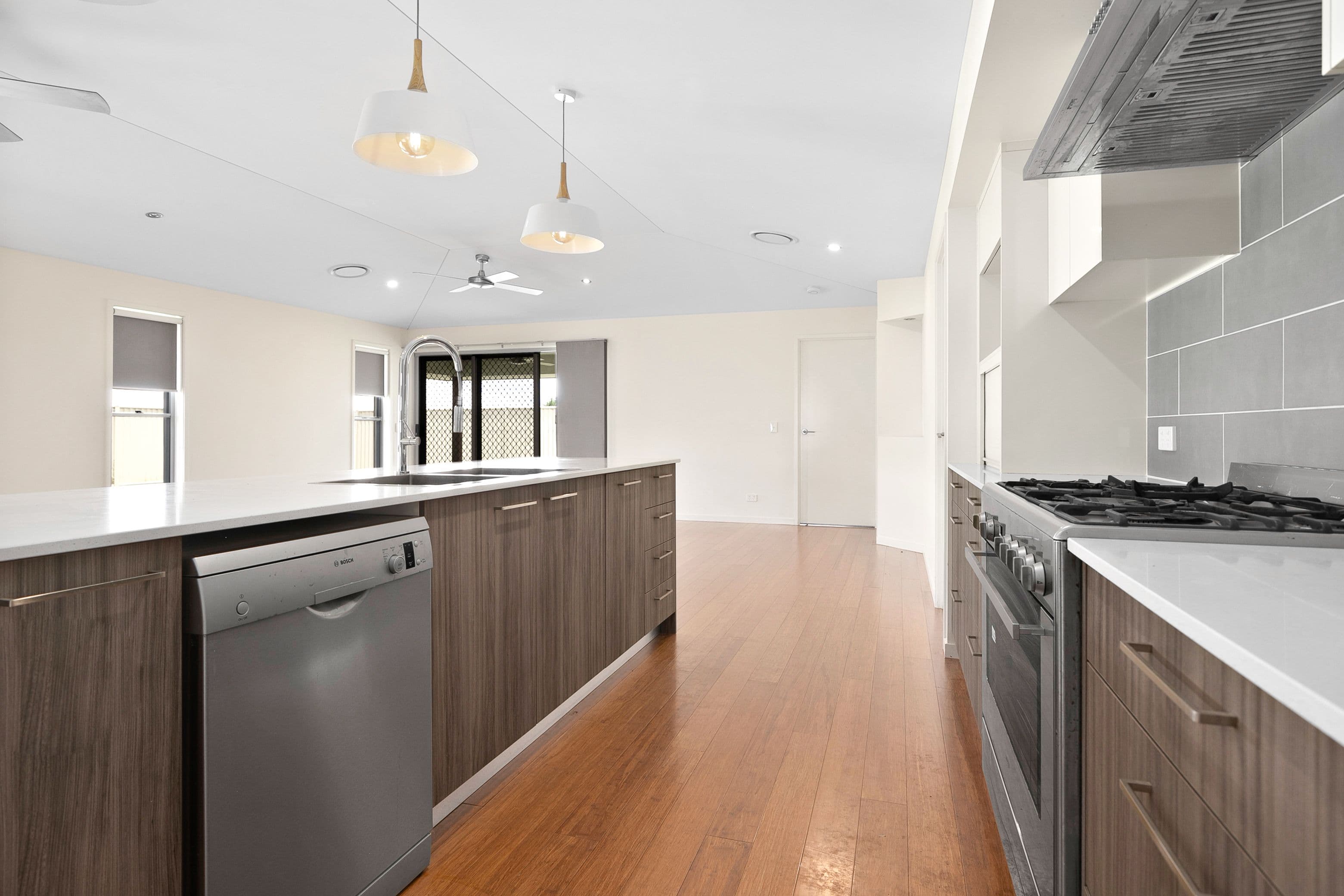 16 Flemington Road, Emerald QLD 4720, Emerald - Thumbnail 6