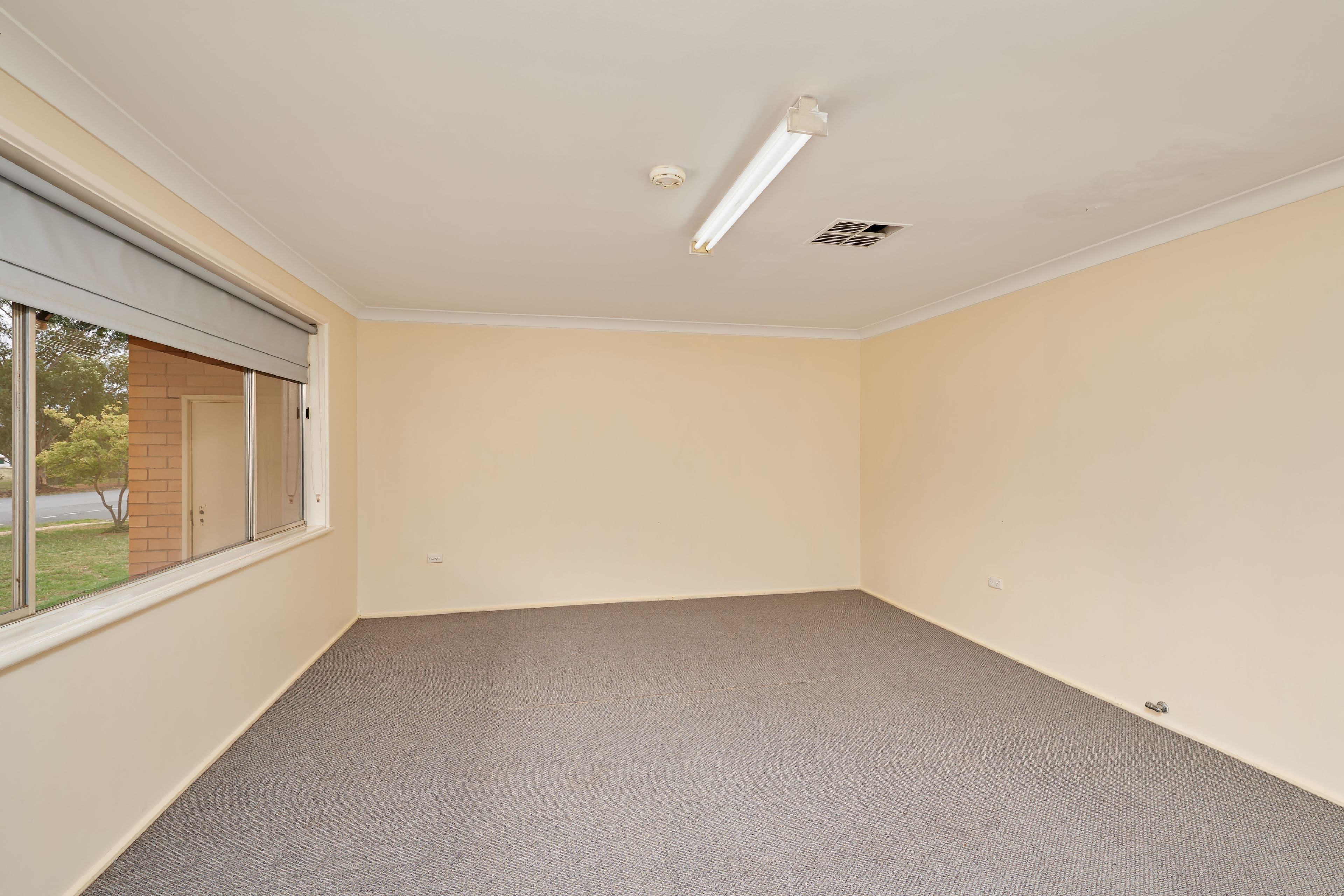 1 Jacaranda Avenue, Coolamon NSW 2701, Coolamon - Thumbnail 4