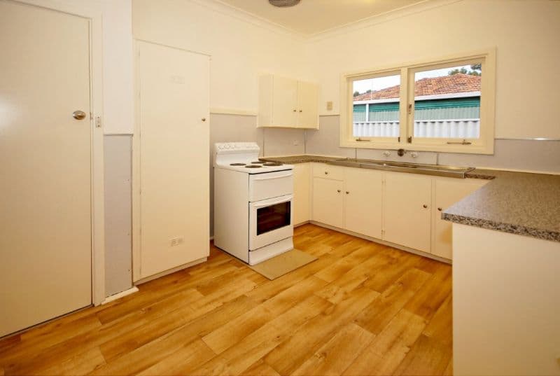 33 Markham Way, BALGA WA 6061, Balga - Thumbnail 3