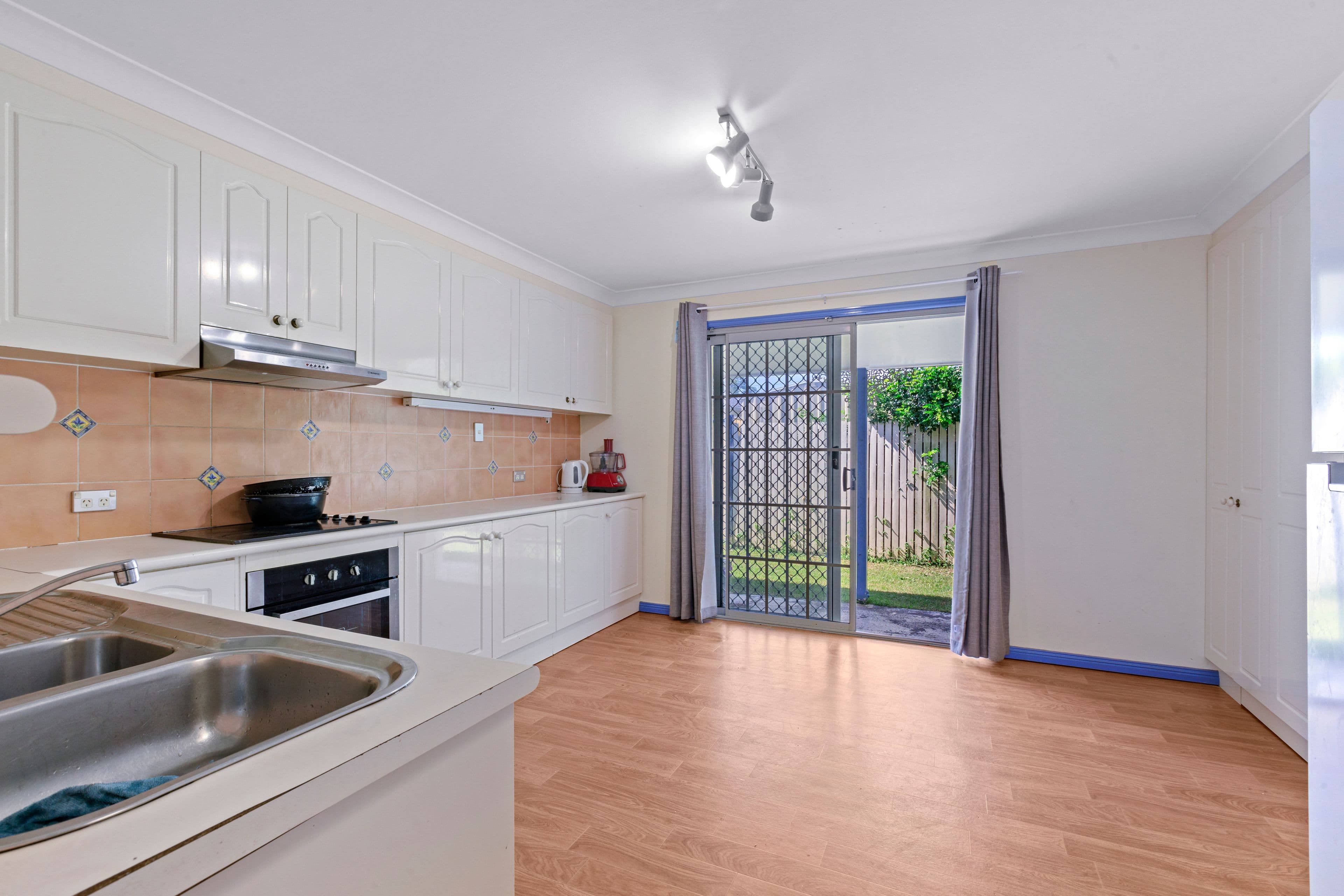 43 Spruce Street, Loganlea QLD 4131, Loganlea - Thumbnail 2