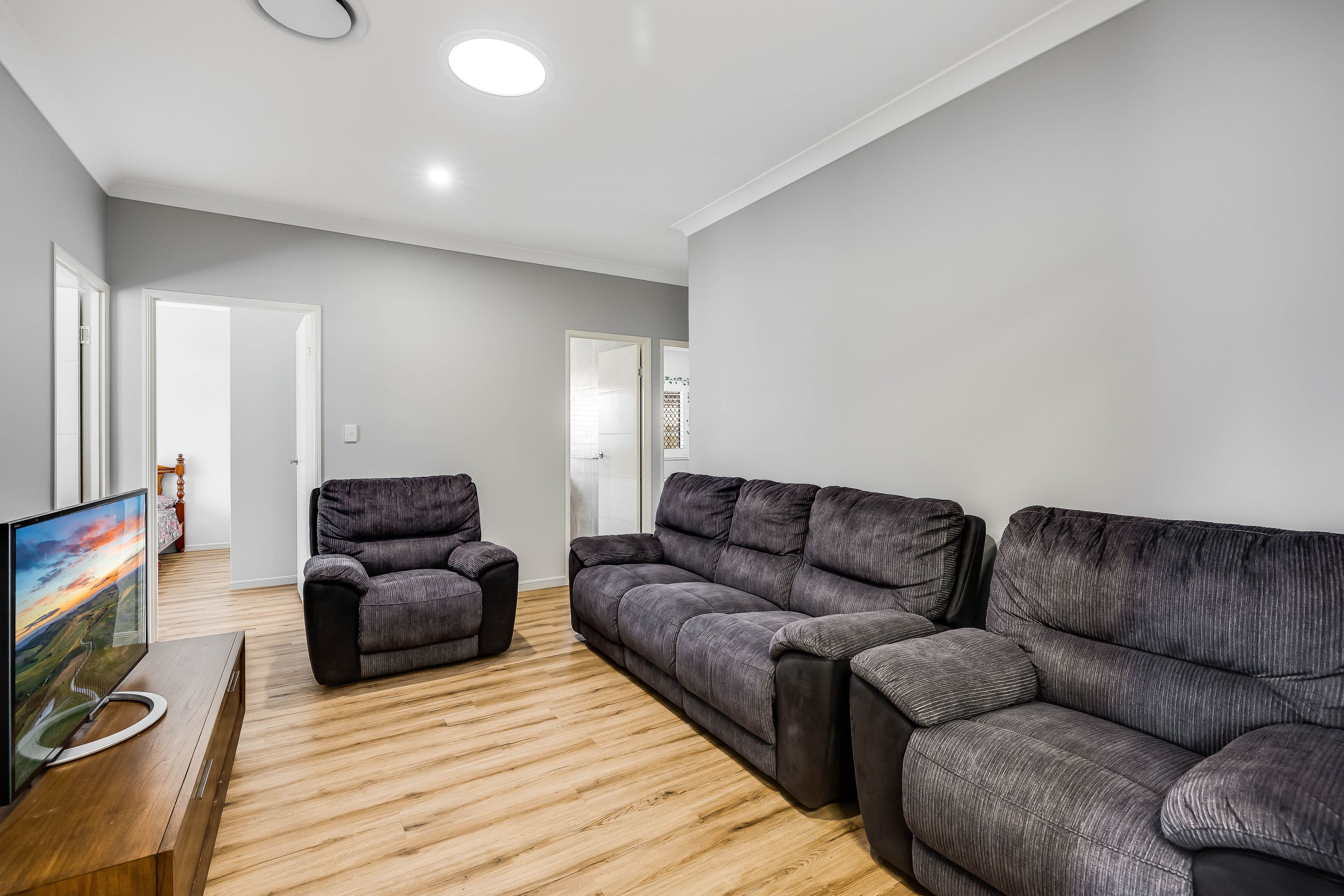 4 Lourdes Street, Middle Ridge QLD 4350, Middle Ridge - Thumbnail 8