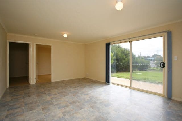19  Shipway Street, GOOLWA BEACH SA 5214, Goolwa Beach - Thumbnail 2