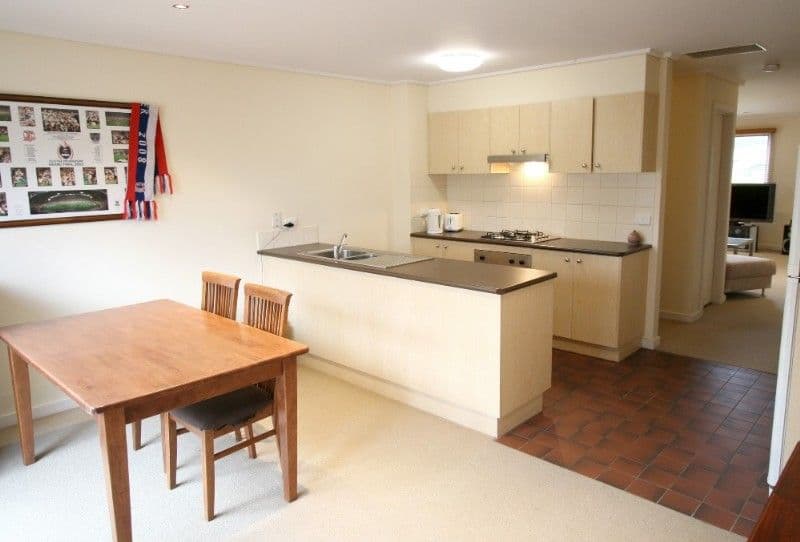 521 Greensborough Road, GREENSBOROUGH VIC 3088, Greensborough - Thumbnail 2