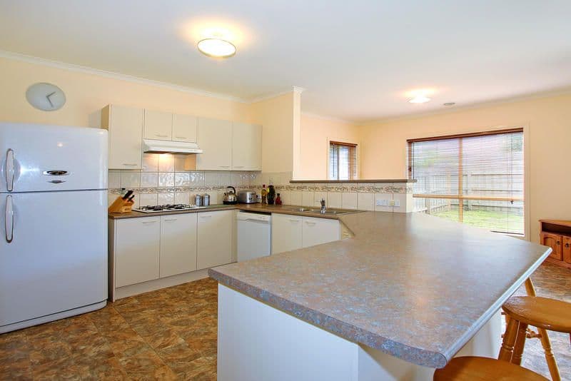 15   Aimee Court, MORNINGTON VIC 3931, Mornington - Thumbnail 3