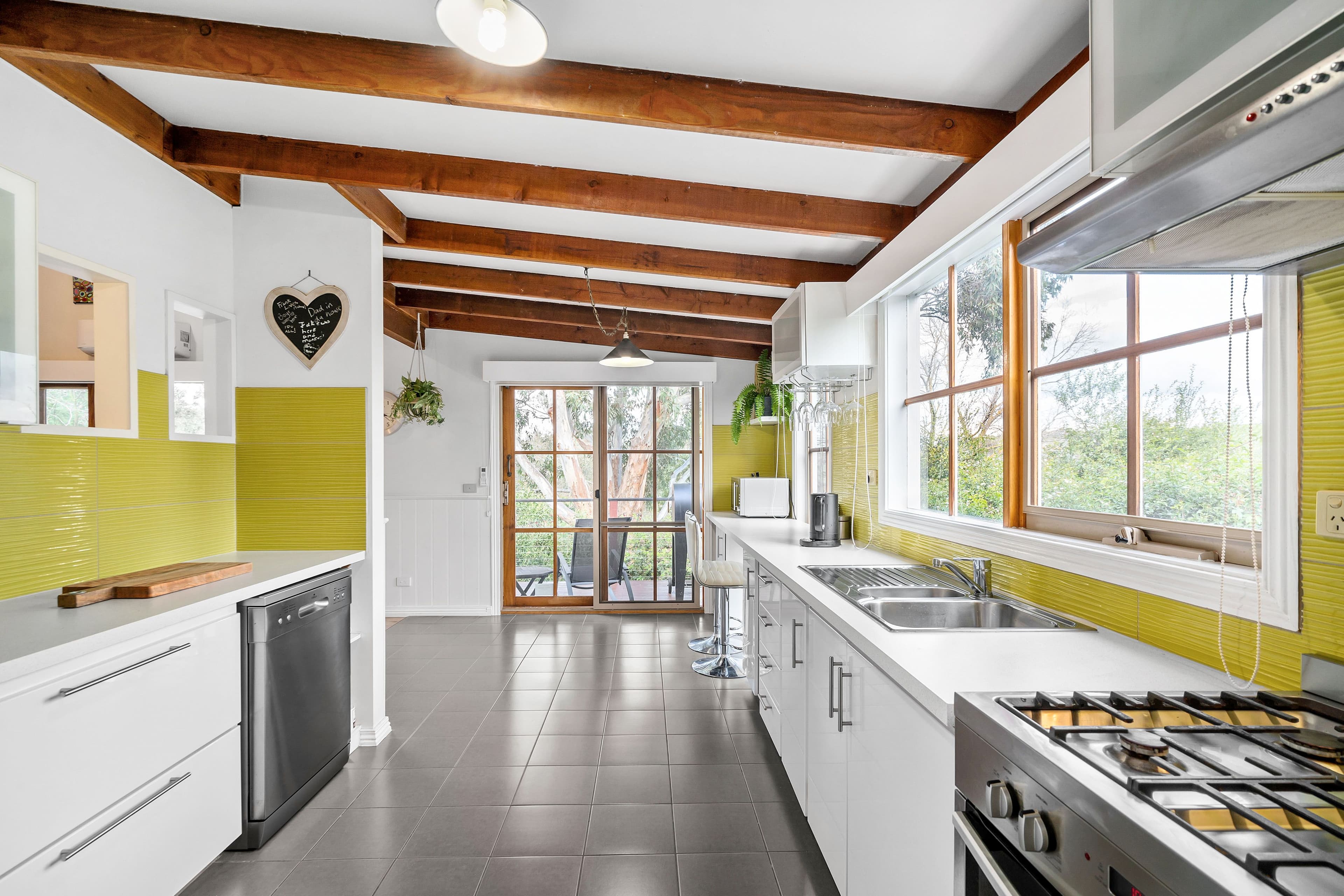 29 Powlett Street, Sunbury VIC 3429, Sunbury - Thumbnail 5