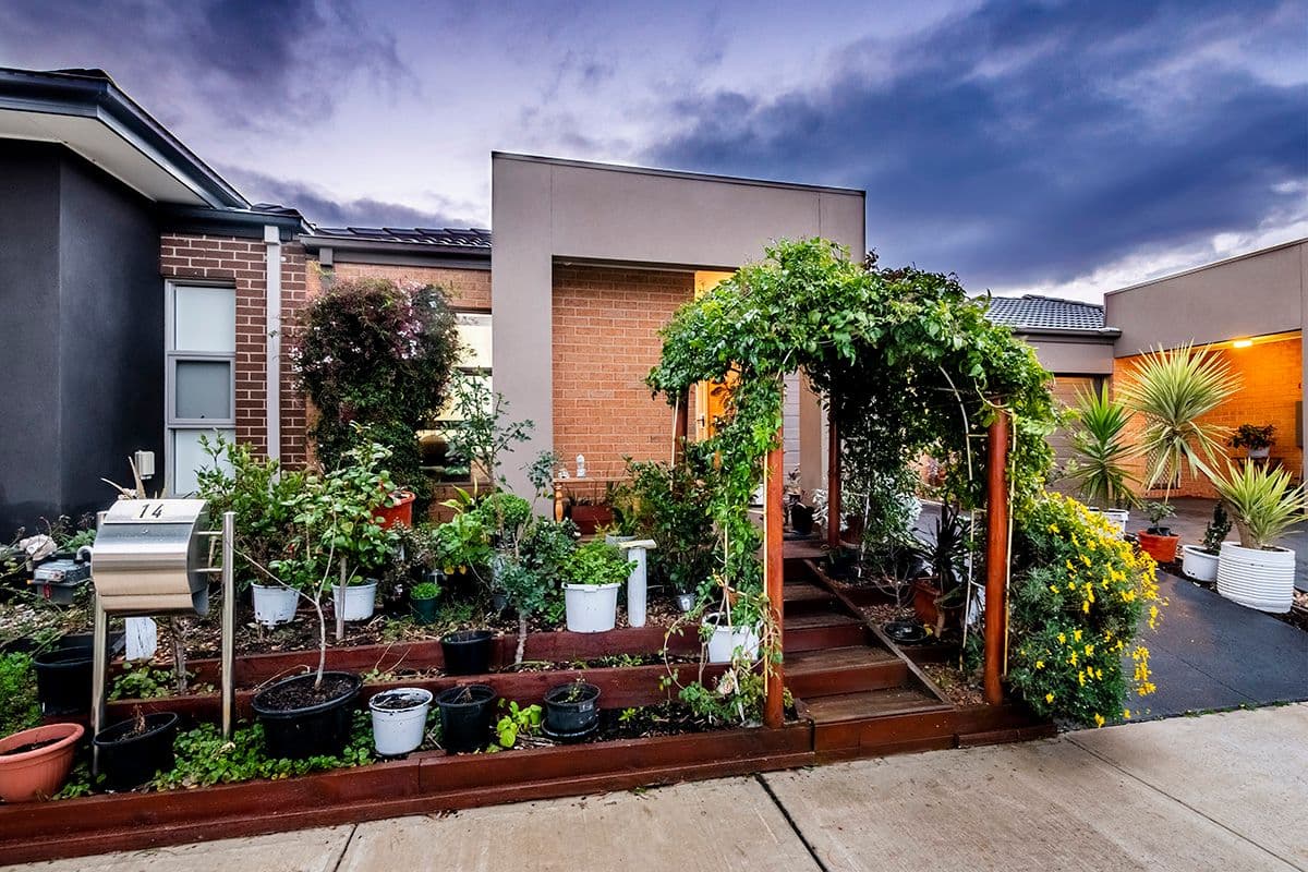 14 Pleven Rise, Clyde North VIC 3978, Clyde North - Thumbnail 2