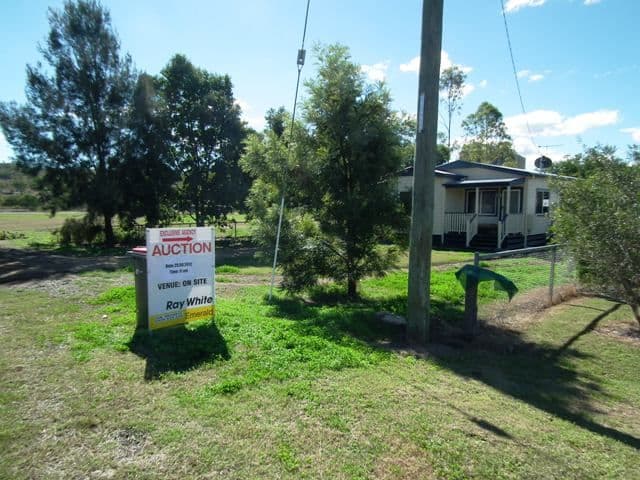 12 Dame Street, SPRINGSURE QLD 4722, Springsure - Thumbnail 2