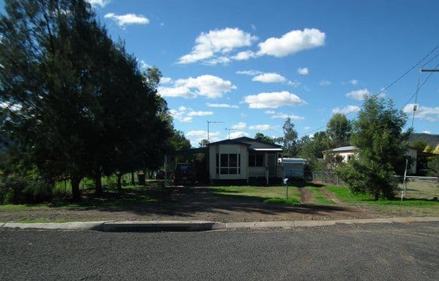 12 Dame Street, SPRINGSURE QLD 4722, Springsure - Thumbnail 3