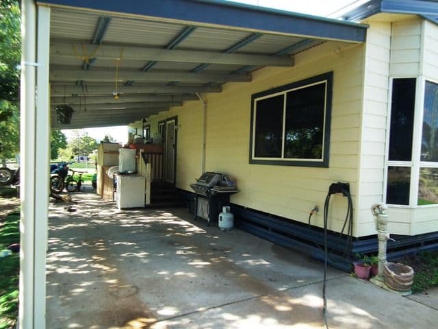 12 Dame Street, SPRINGSURE QLD 4722, Springsure - Thumbnail 5