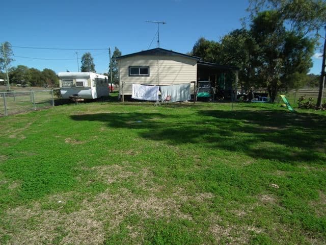 12 Dame Street, SPRINGSURE QLD 4722, Springsure - Thumbnail 6