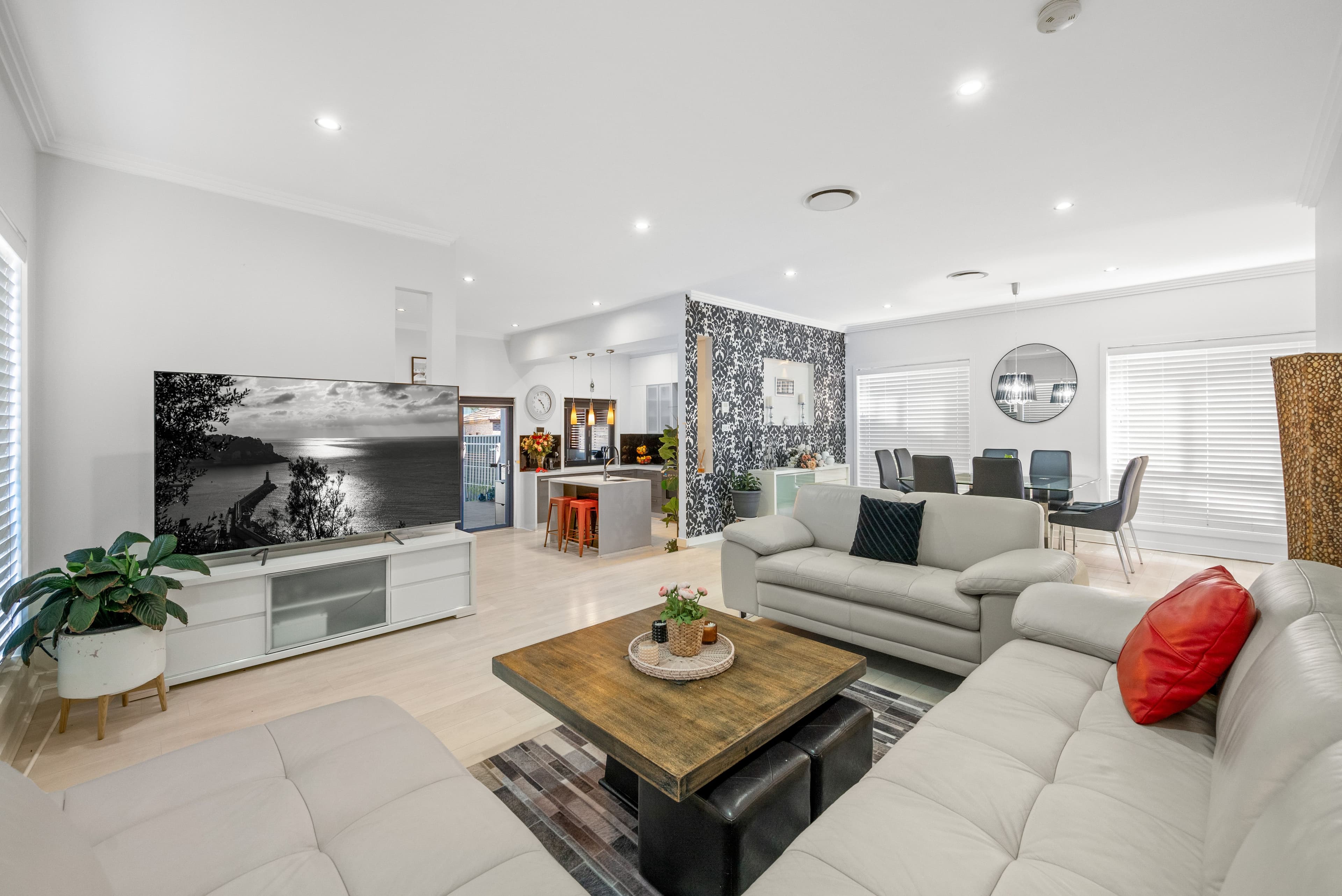 3B Ashcroft Avenue, Casula NSW 2170, Casula - Thumbnail 3