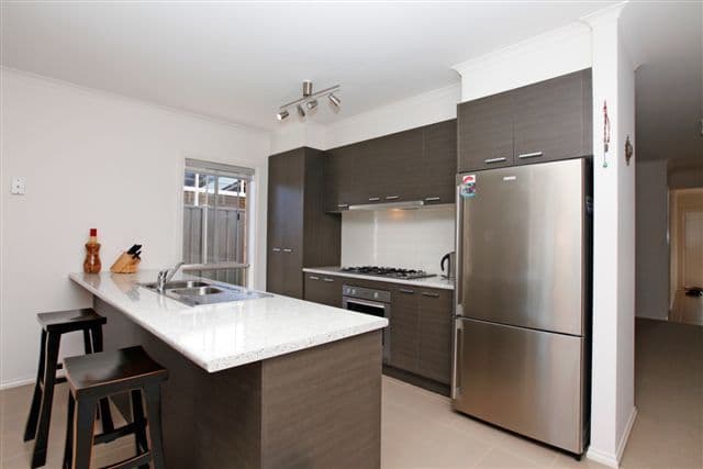 46 Kinglake Crescent, CRAIGIEBURN VIC 3064, Craigieburn - Thumbnail 2