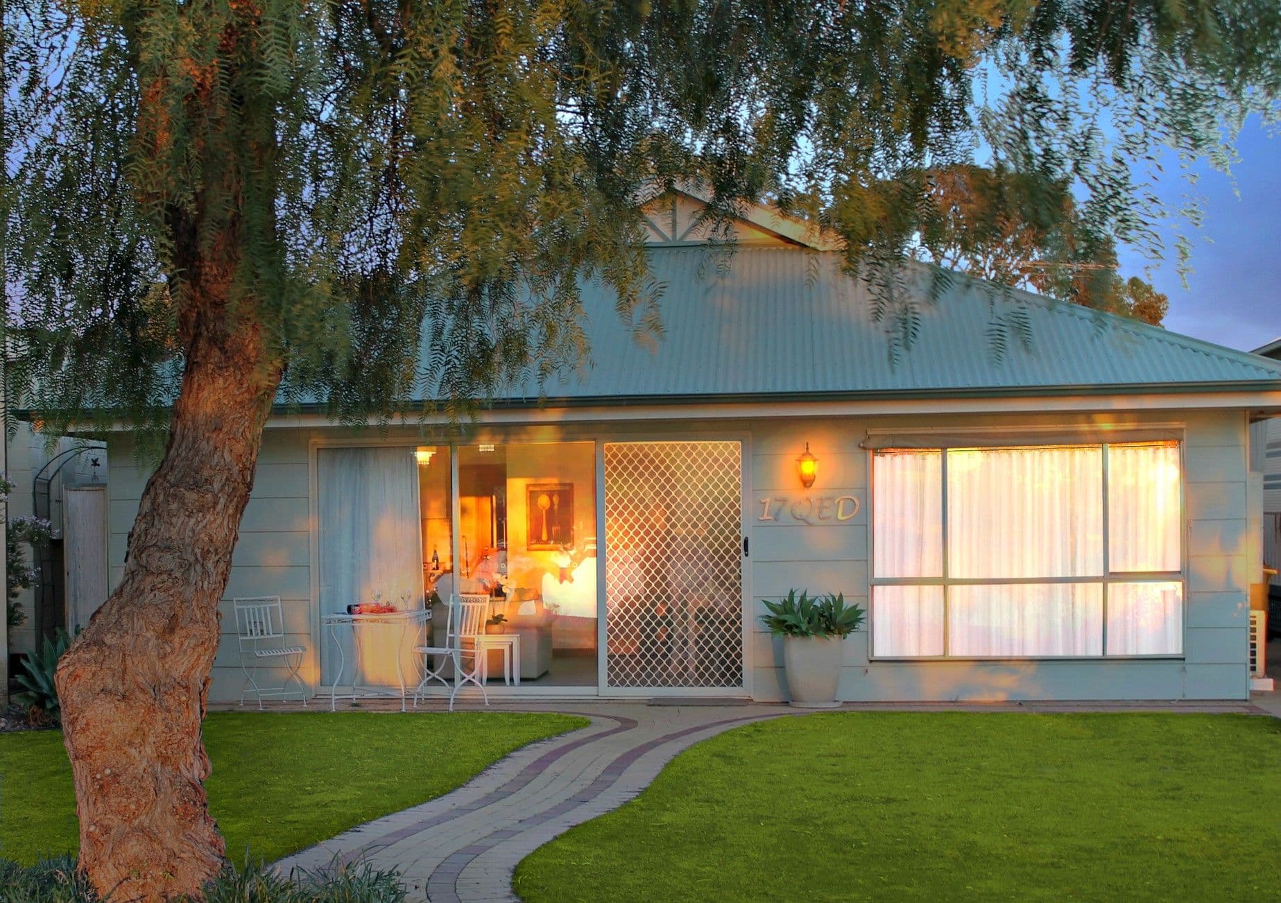 17 Queen Elizabeth Drive, Barmera SA 5345, Barmera - Thumbnail 2