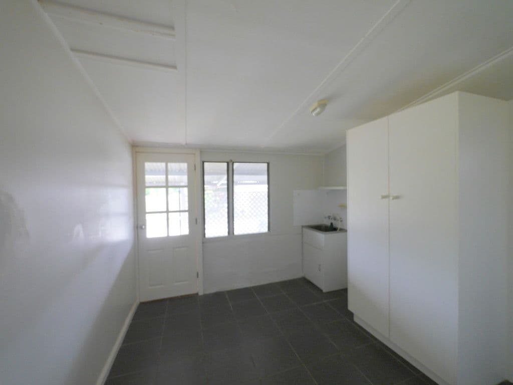 10 Vaux Lane, Cowra - Thumbnail 6