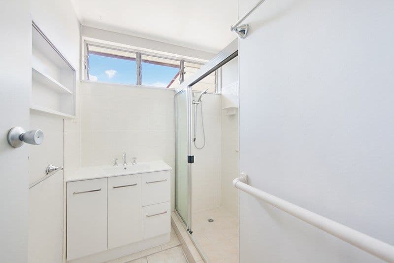 10 Albert Street, Cranbrook QLD 4814, Cranbrook - Thumbnail 4