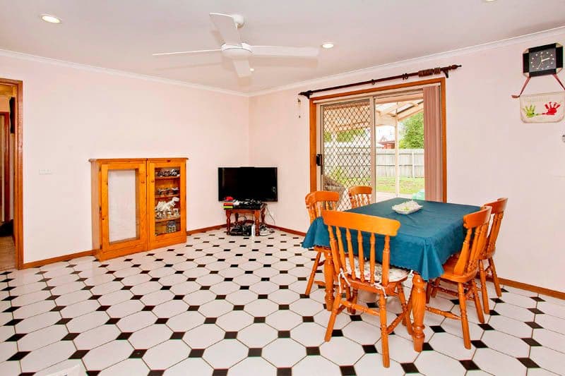 22 Raymond Court, ST ALBANS PARK VIC 3219, St Albans Park - Thumbnail 4