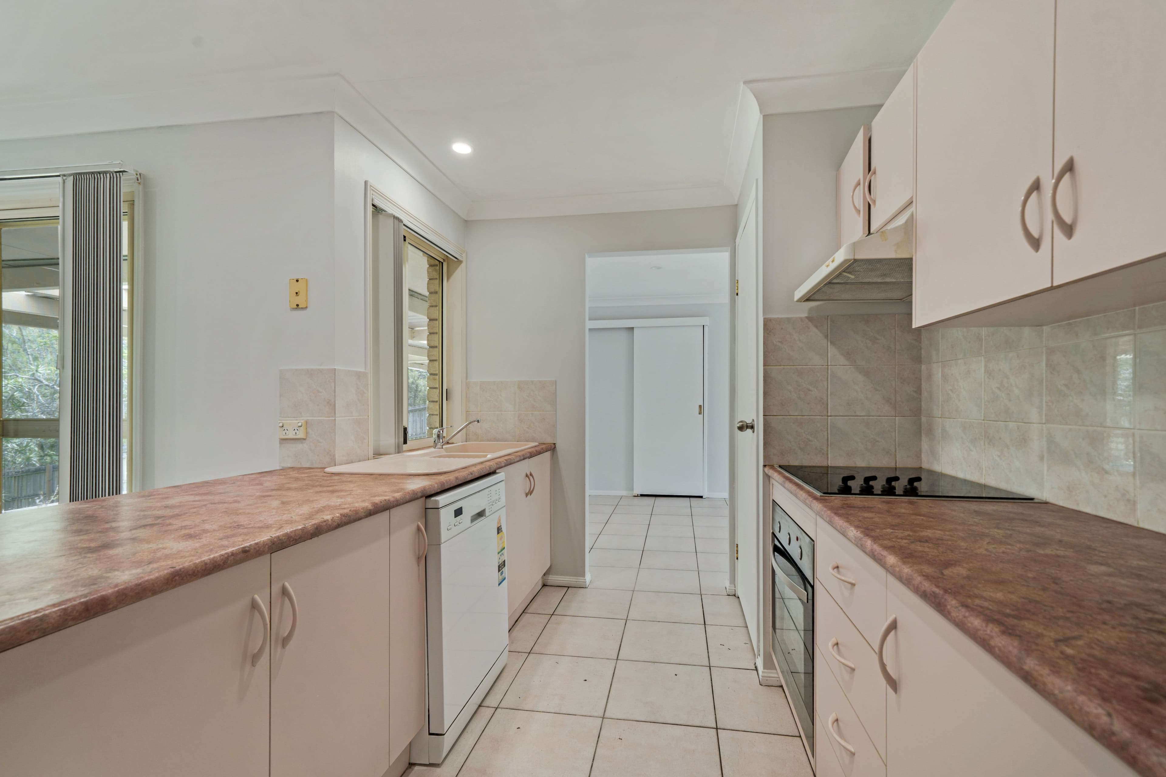 42 Kummara Road, Edens Landing QLD 4207, Edens Landing - Thumbnail 2